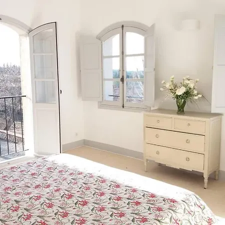 Bastide Au Milieu Des Vignes Et Des Oliviers Holiday home Aups
